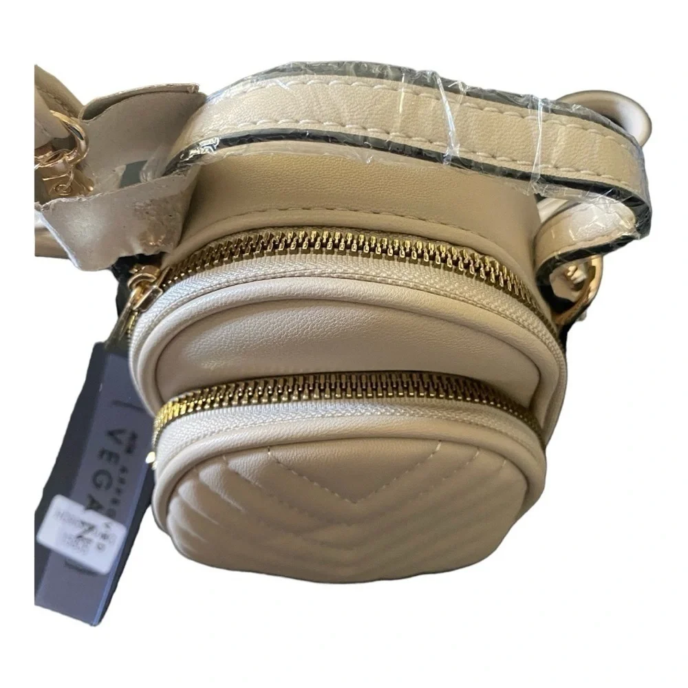 NWT-DELUXITY-BEAUTIFUL DMALL CROSSBODY BAG-VEGAN